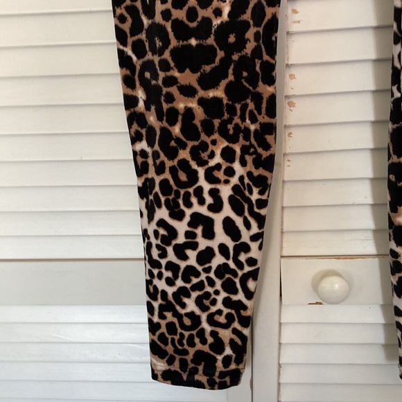 Leopard leggings size L (11-13) - Picture 3 of 3